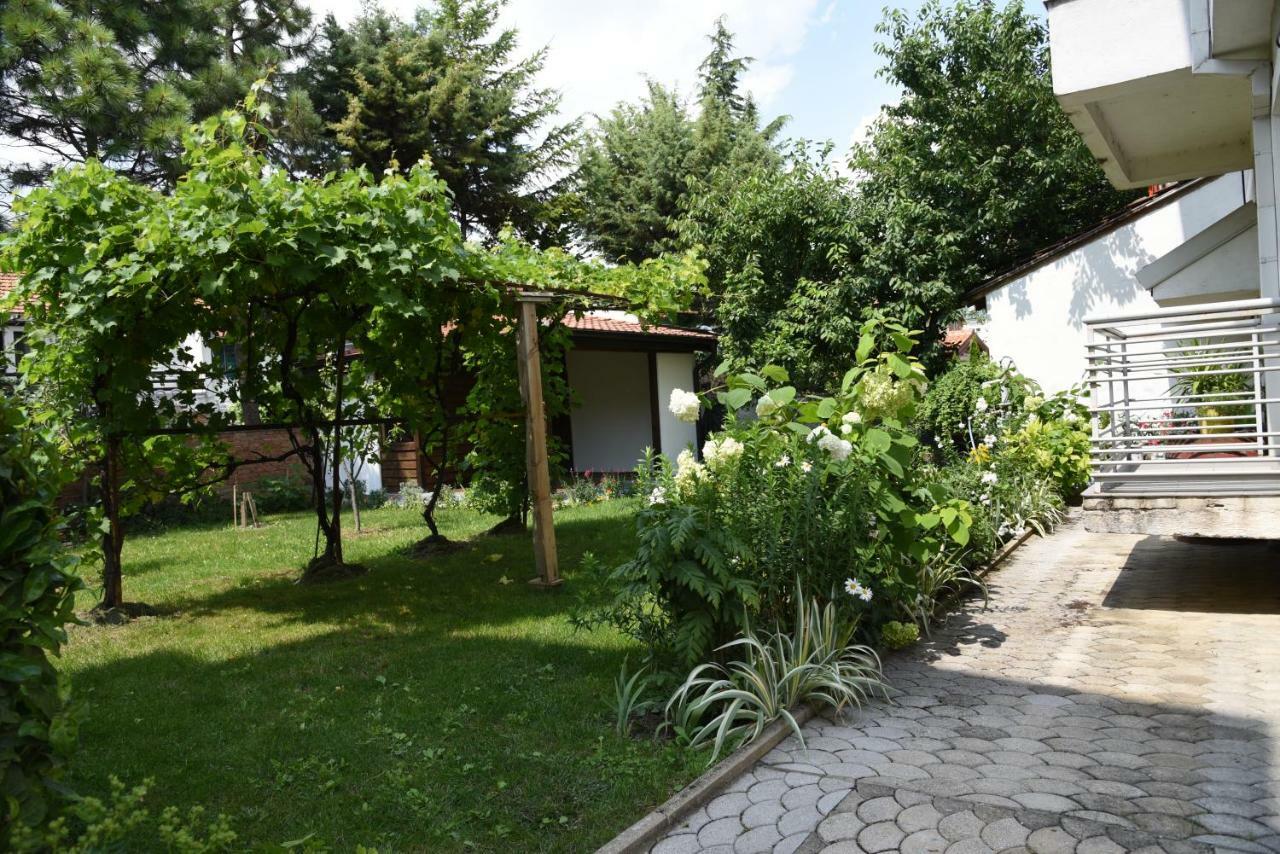 Mihail'S Apartments In Ohrid - 2 Exteriör bild